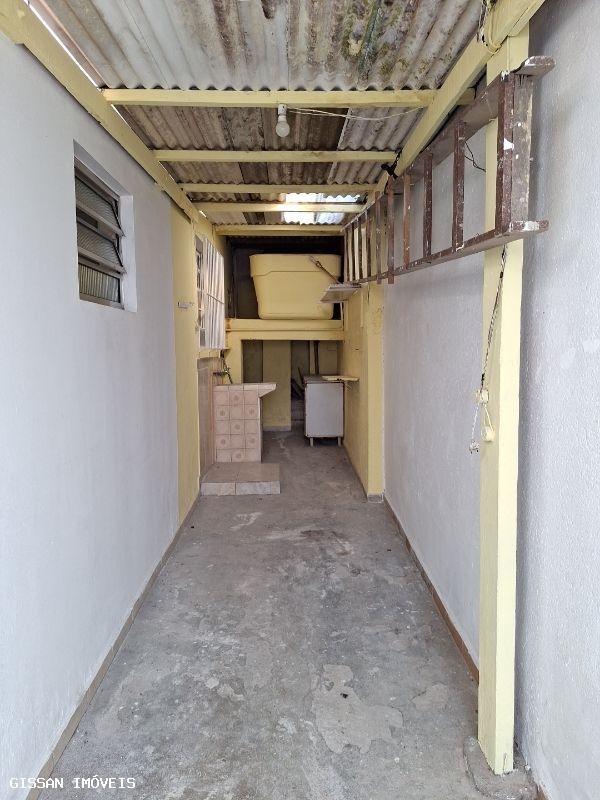 Casa à venda com 2 quartos, 125m² - Foto 4