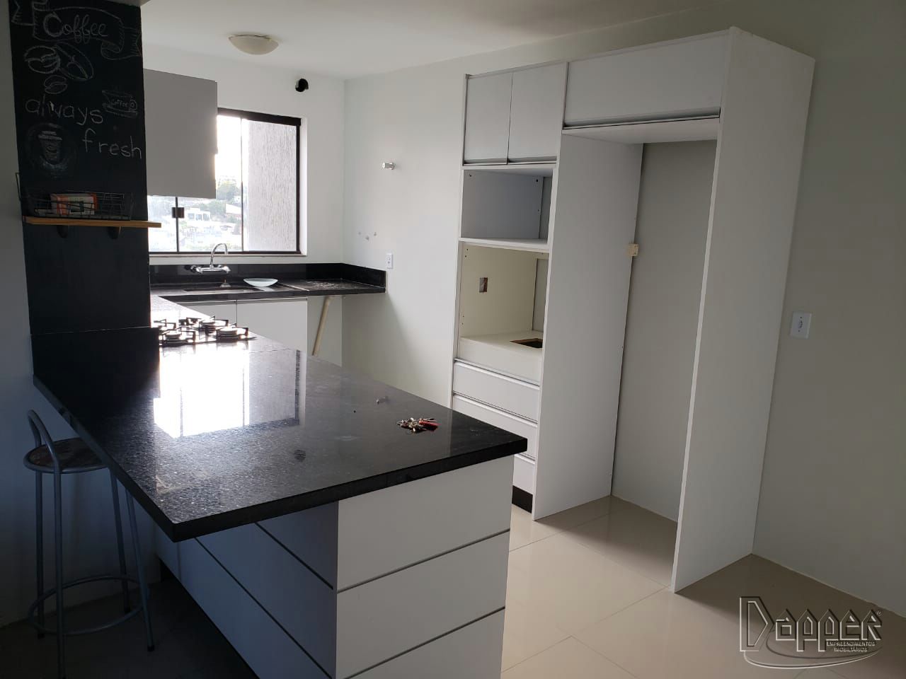 Apartamento à venda com 2 quartos, 79m² - Foto 4