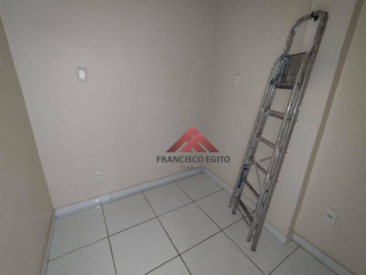 Apartamento para alugar com 2 quartos, 60m² - Foto 13