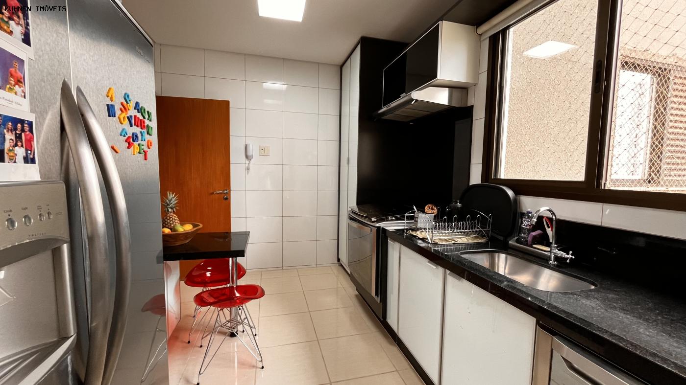 Apartamento à venda com 3 quartos, 125m² - Foto 22