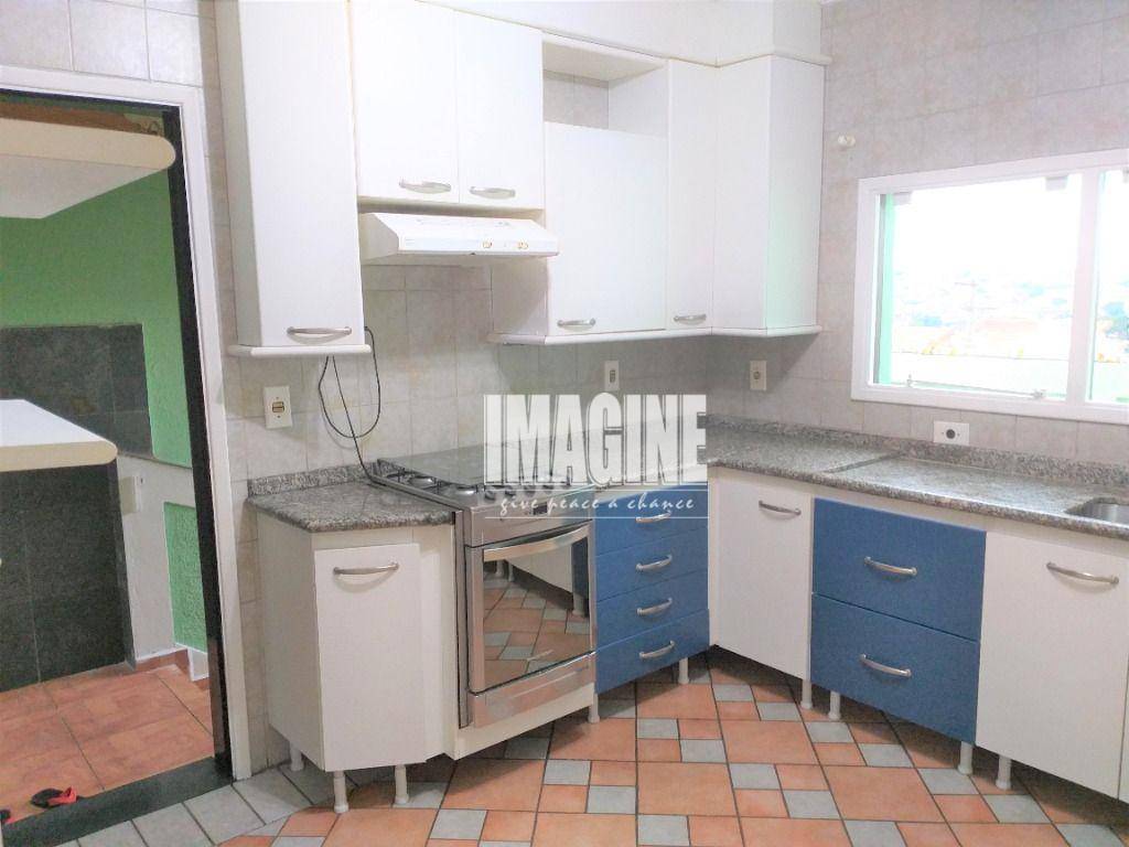 Sobrado à venda com 3 quartos, 150m² - Foto 4