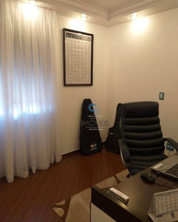 Apartamento à venda com 3 quartos, 137m² - Foto 4