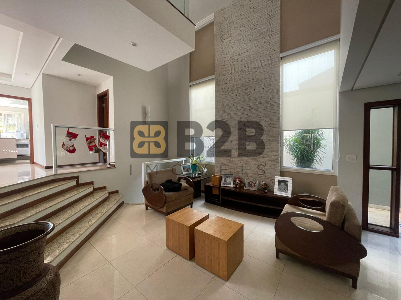 Casa de Condomínio à venda com 3 quartos, 343m² - Foto 1