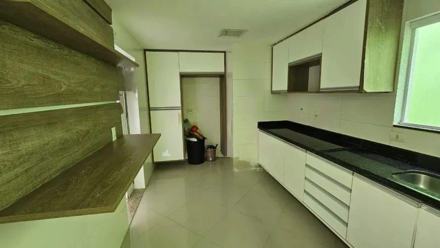 Casa de Condomínio à venda com 3 quartos, 220m² - Foto 21