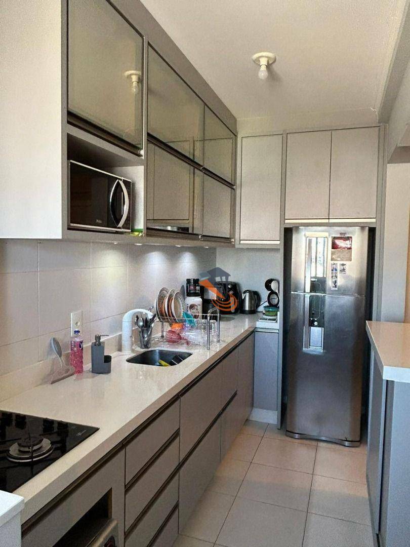 Apartamento à venda com 2 quartos, 69m² - Foto 4