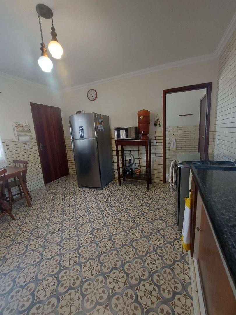 Casa à venda com 4 quartos, 450m² - Foto 15