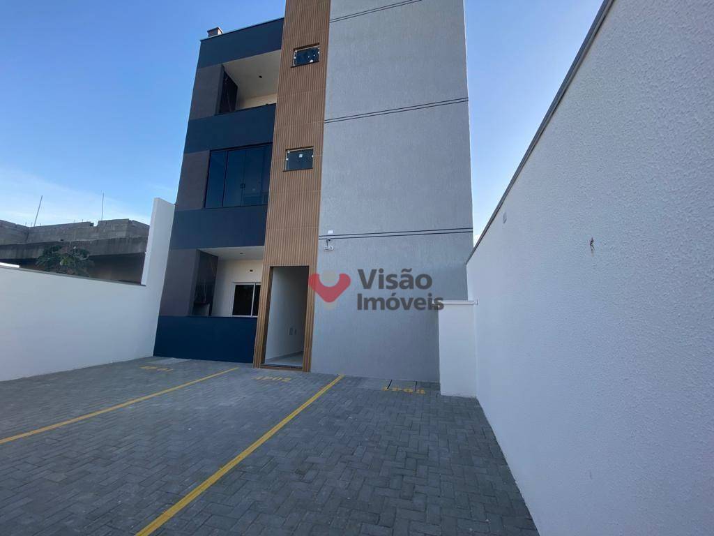 Apartamento à venda com 2 quartos, 71m² - Foto 2