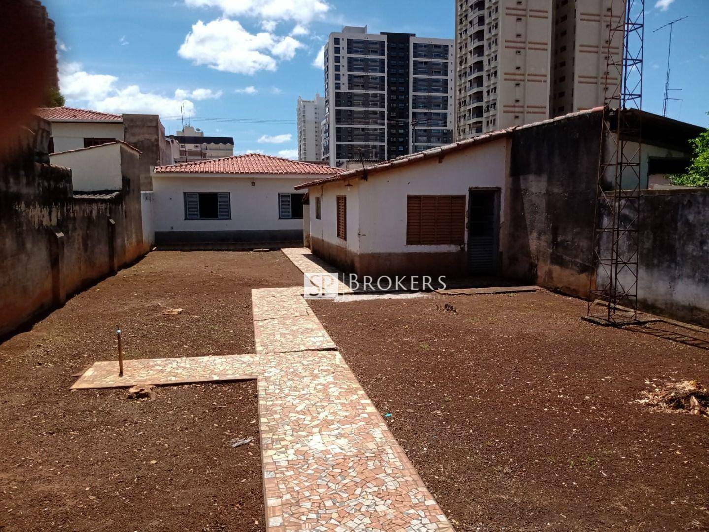 Casa à venda com 3 quartos, 250m² - Foto 2