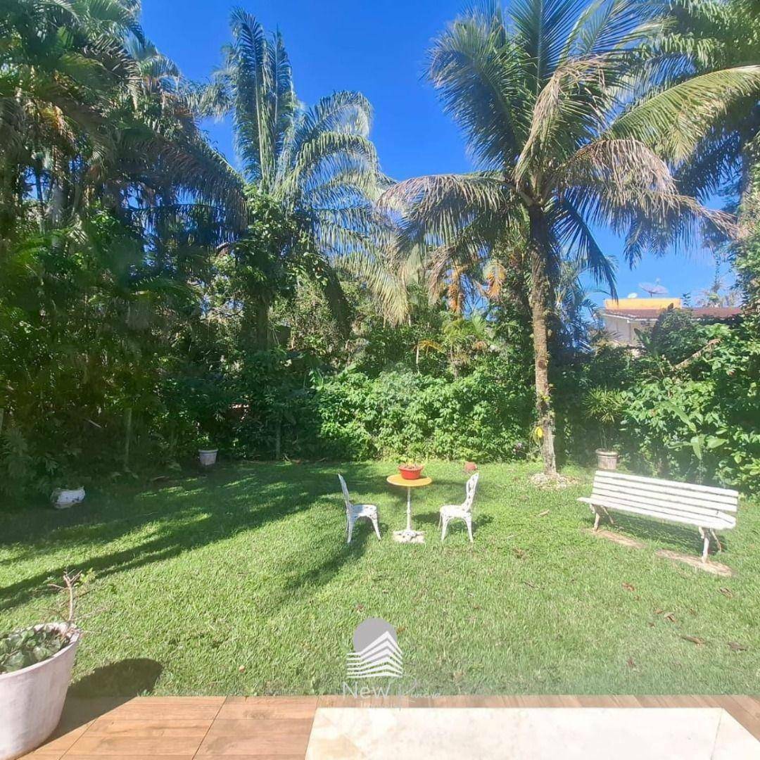 Casa de Condomínio para alugar com 5 quartos, 340m² - Foto 4