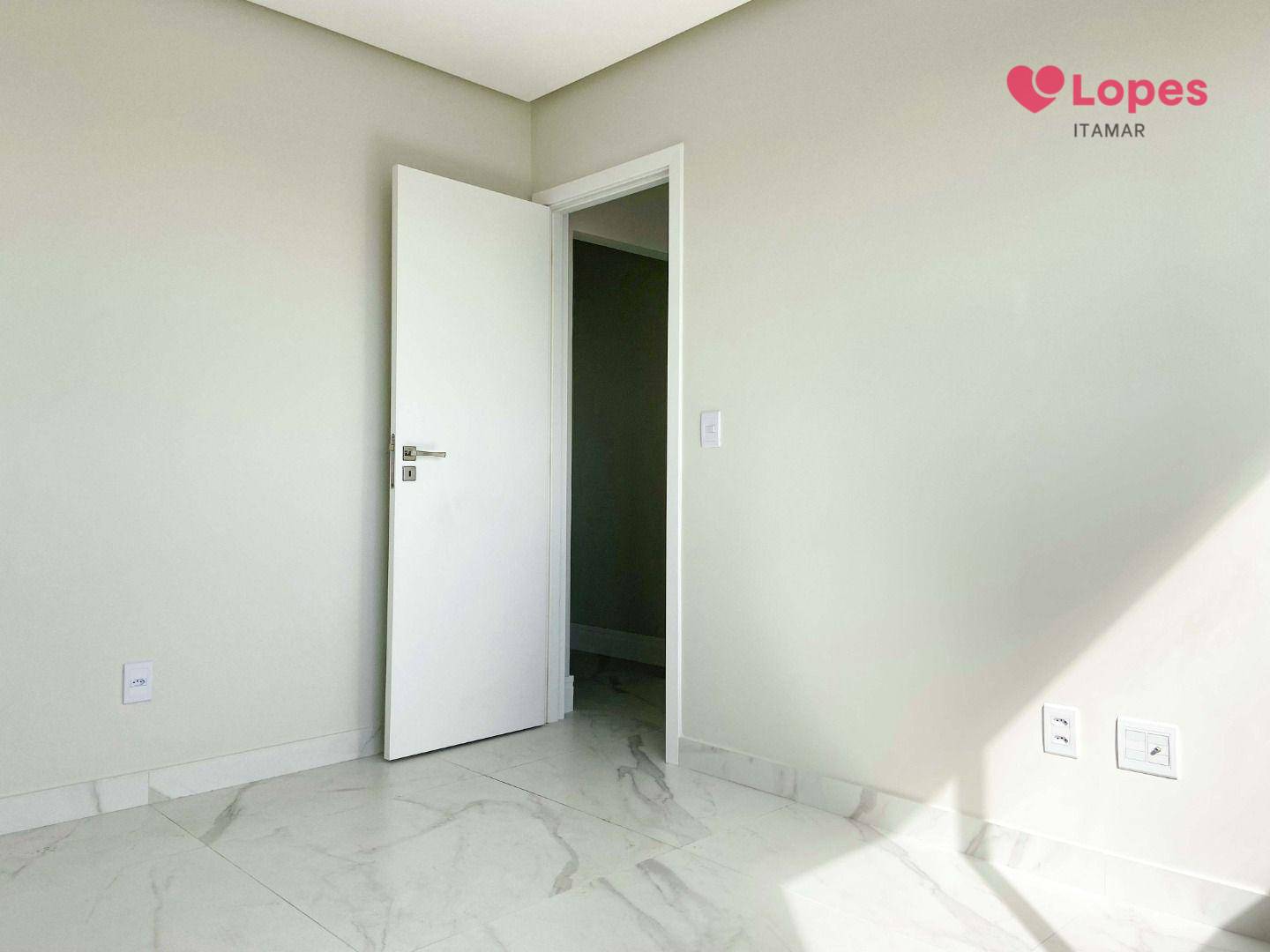 Apartamento à venda com 3 quartos, 115m² - Foto 12