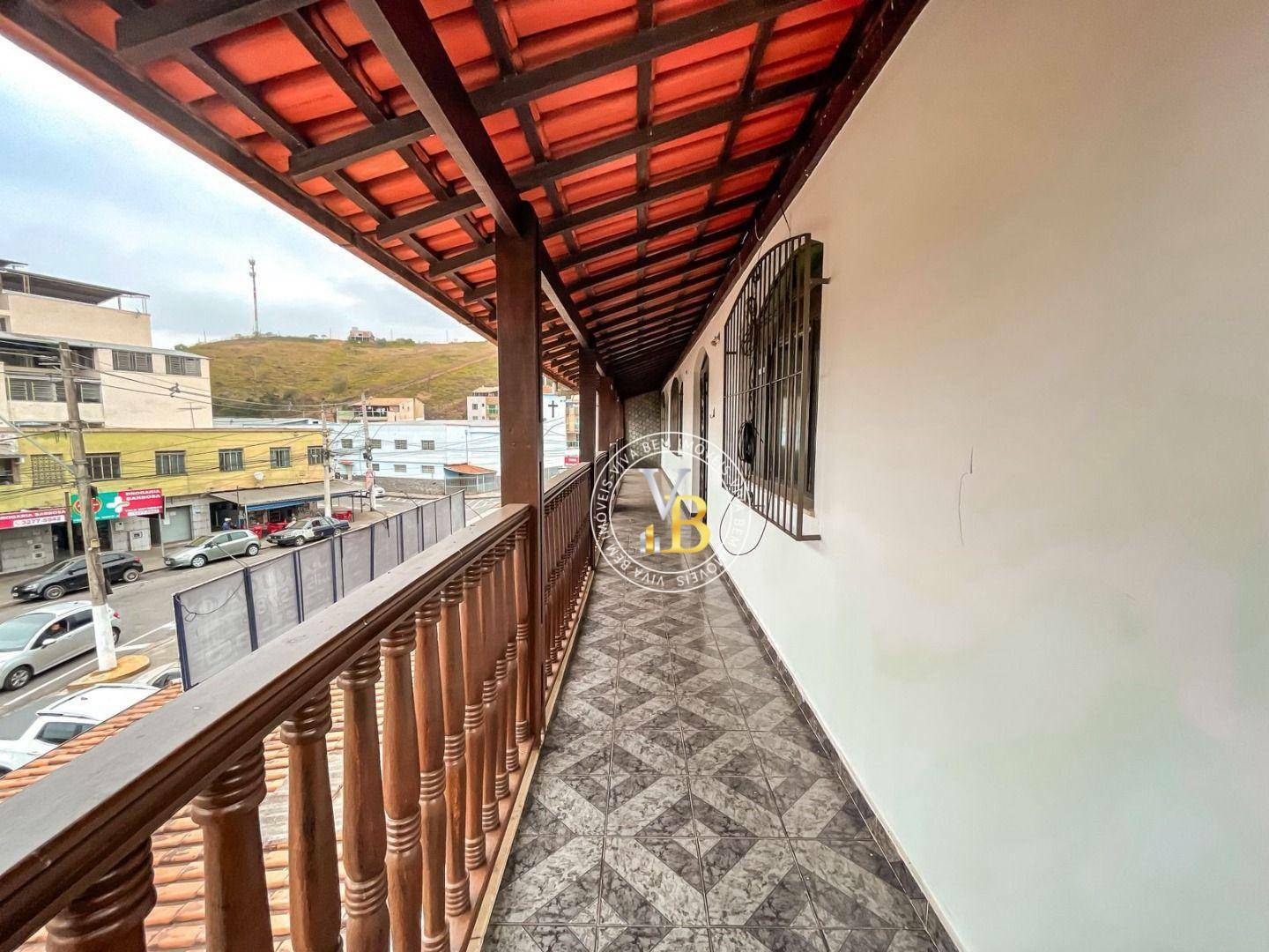 Casa para alugar com 4 quartos, 240m² - Foto 5