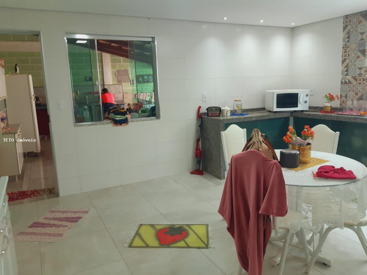 Casa à venda com 3 quartos, 210m² - Foto 16