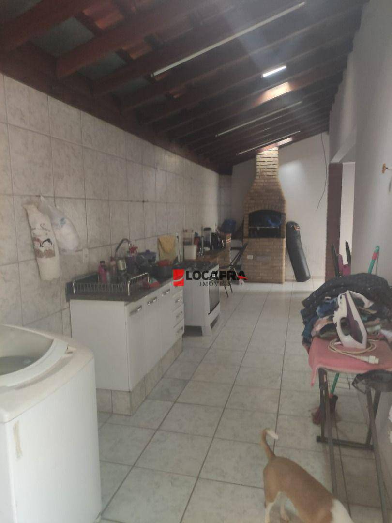 Casa à venda com 4 quartos, 170m² - Foto 12