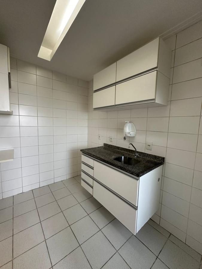 Apartamento à venda com 2 quartos, 74m² - Foto 2