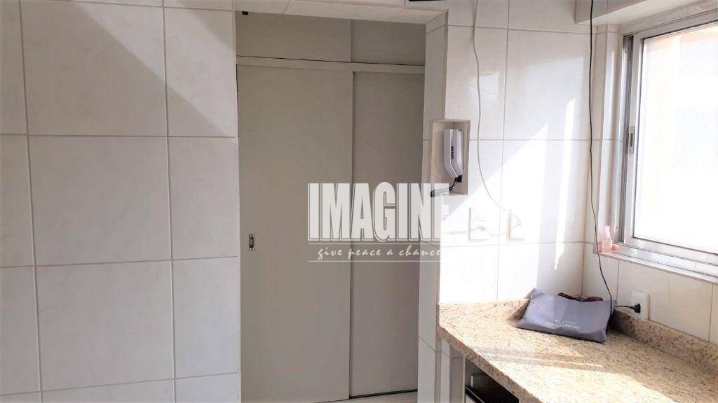 Apartamento à venda com 3 quartos, 130m² - Foto 22