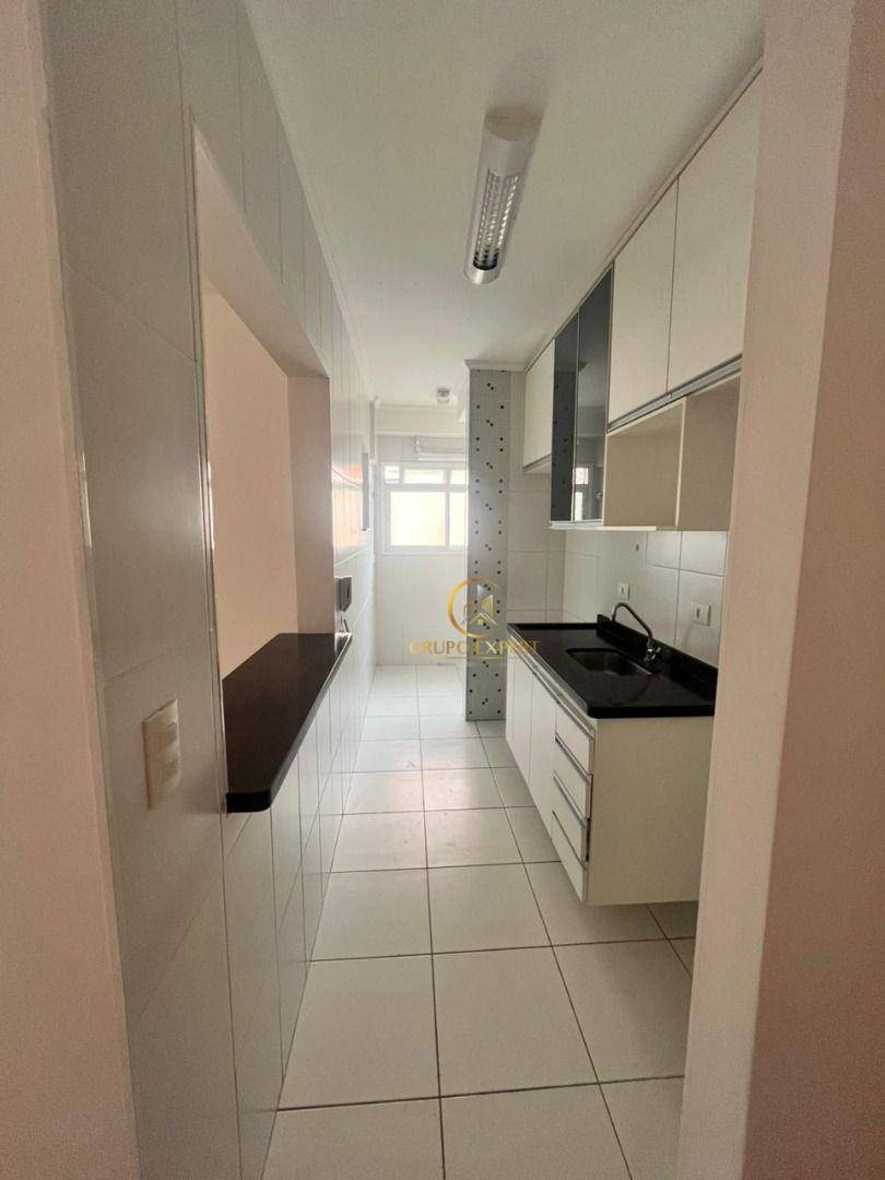 Apartamento para alugar com 2 quartos, 72m² - Foto 10