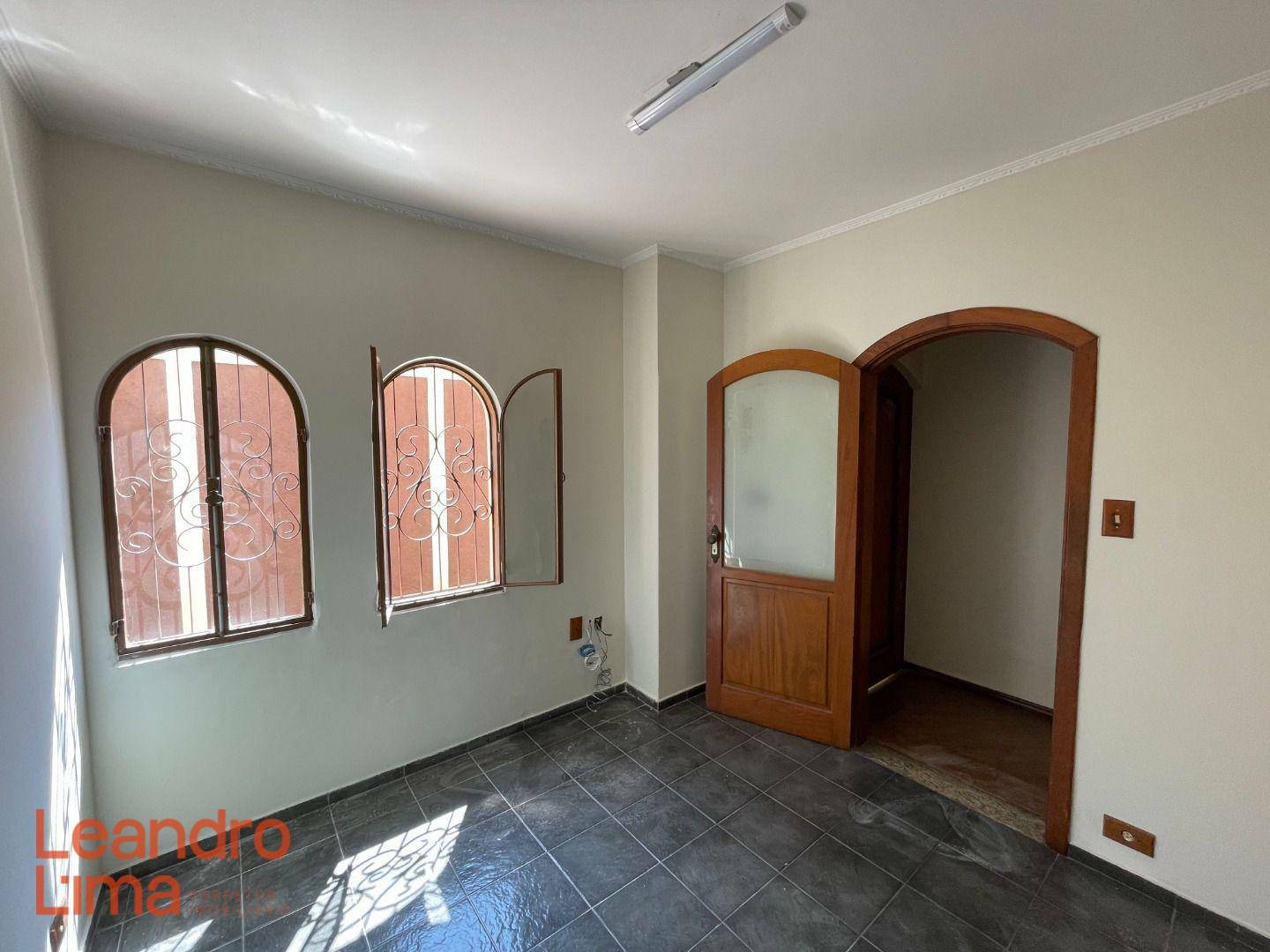 Casa à venda com 4 quartos, 350m² - Foto 36