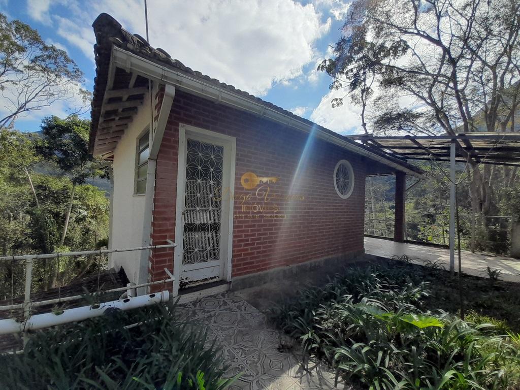 Casa de Condomínio à venda com 3 quartos, 300m² - Foto 2