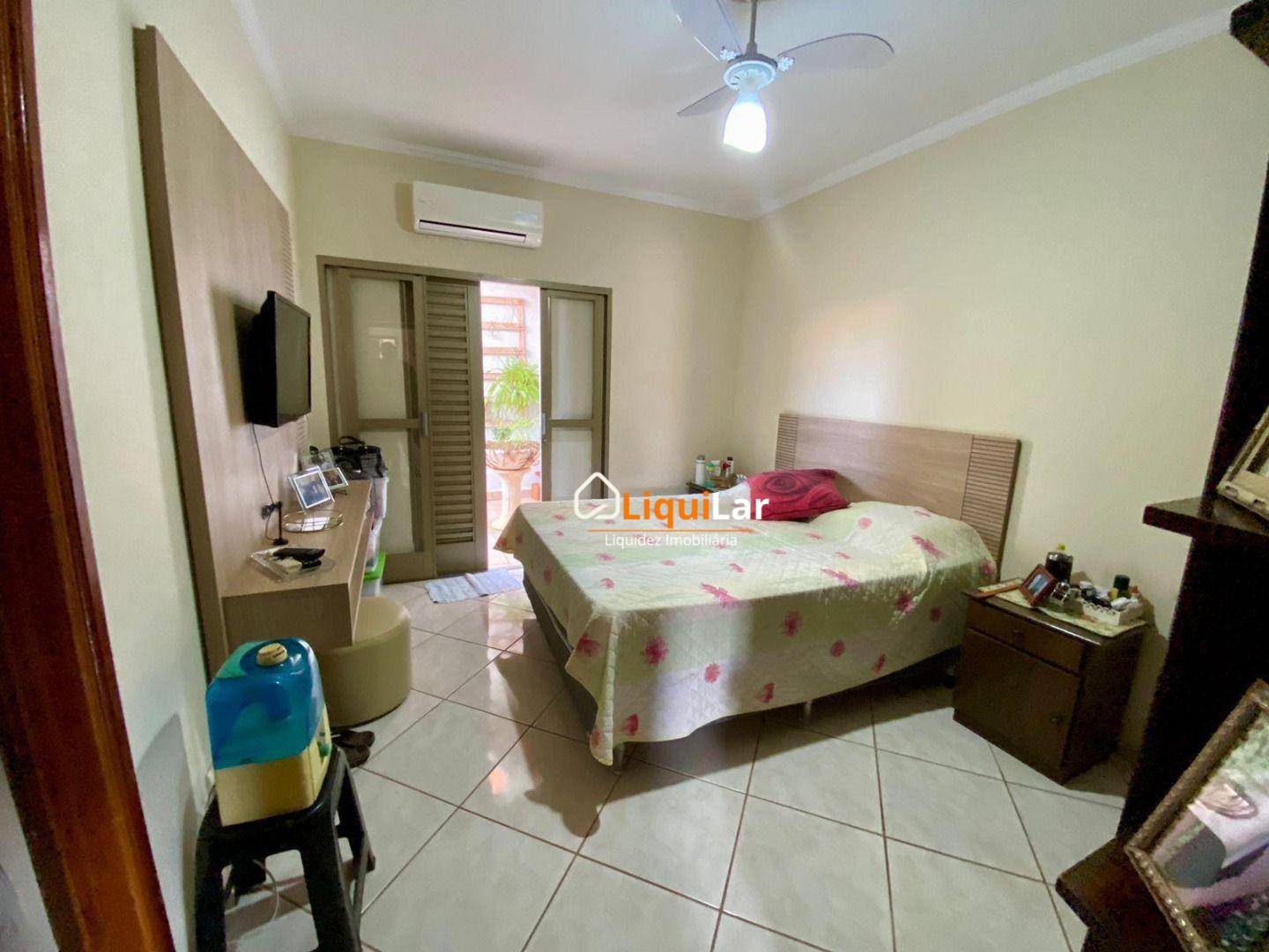 Casa, 3 quartos, 227 m² - Foto 3