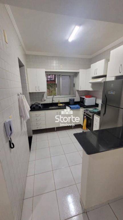 Apartamento à venda com 2 quartos, 72m² - Foto 1