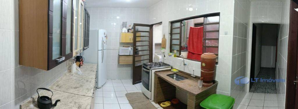 Casa à venda com 3 quartos, 60m² - Foto 5