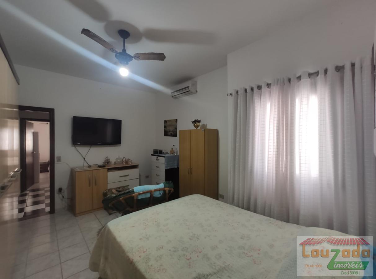 Casa à venda com 3 quartos, 360m² - Foto 8