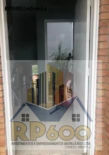 Casa à venda com 3 quartos, 219m² - Foto 1