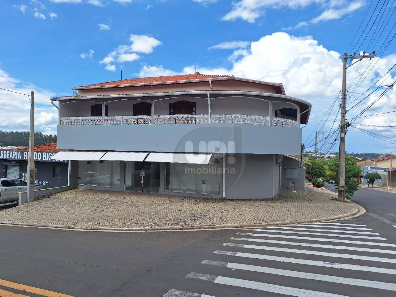 Casa à venda com 3 quartos, 379m² - Foto 1