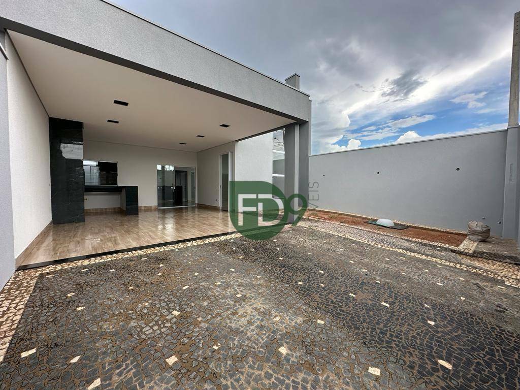 Casa à venda com 3 quartos, 155m² - Foto 2