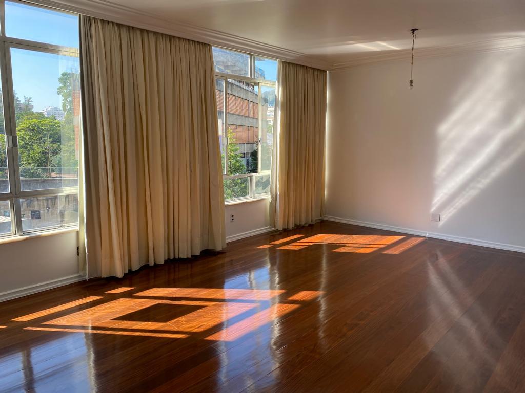 Apartamento à venda com 4 quartos, 140m² - Foto 20