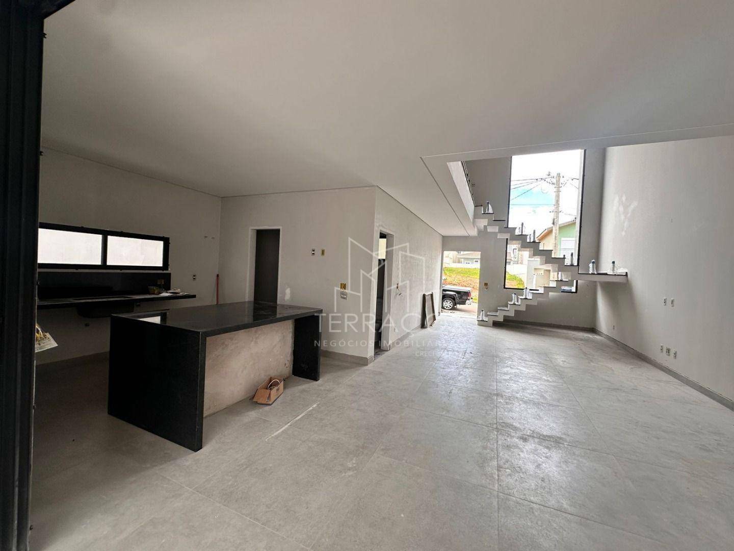 Sobrado à venda com 4 quartos, 200m² - Foto 4