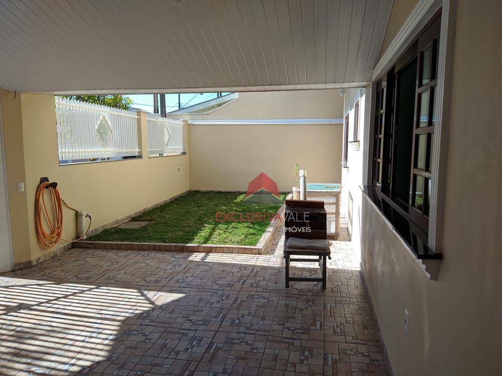 Casa à venda e aluguel com 3 quartos, 310m² - Foto 3