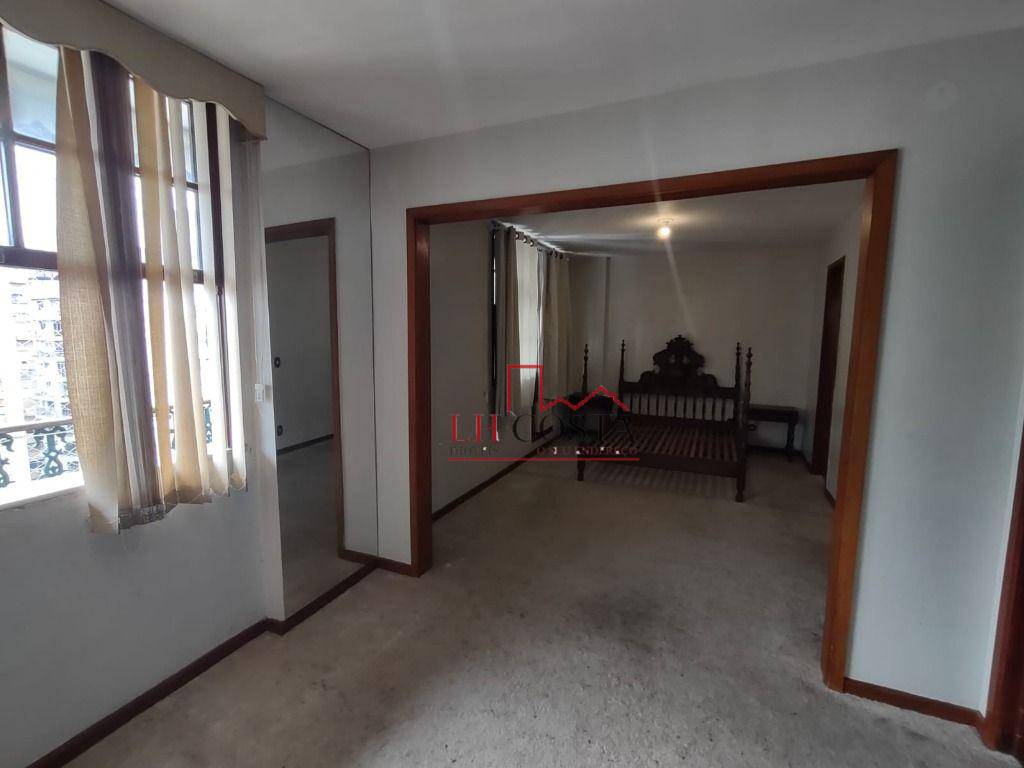 Apartamento à venda com 3 quartos, 140m² - Foto 17