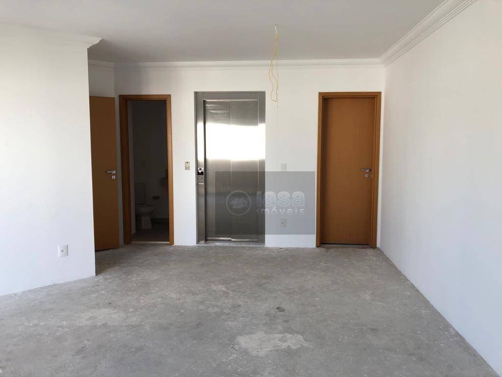 Apartamento à venda com 3 quartos, 165m² - Foto 2