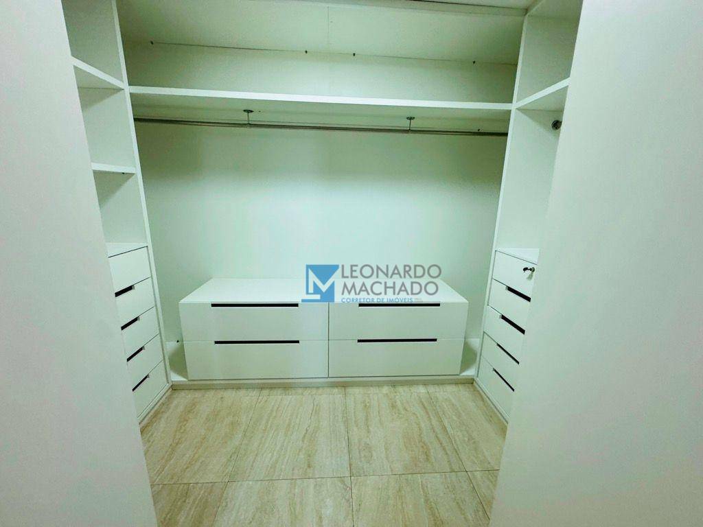 Apartamento à venda com 3 quartos, 220m² - Foto 16