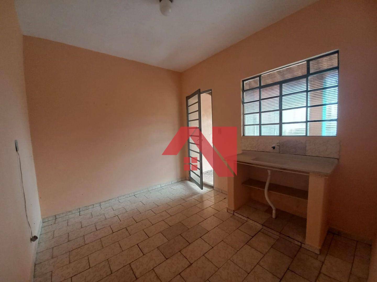 Casa à venda com 2 quartos, 50m² - Foto 2