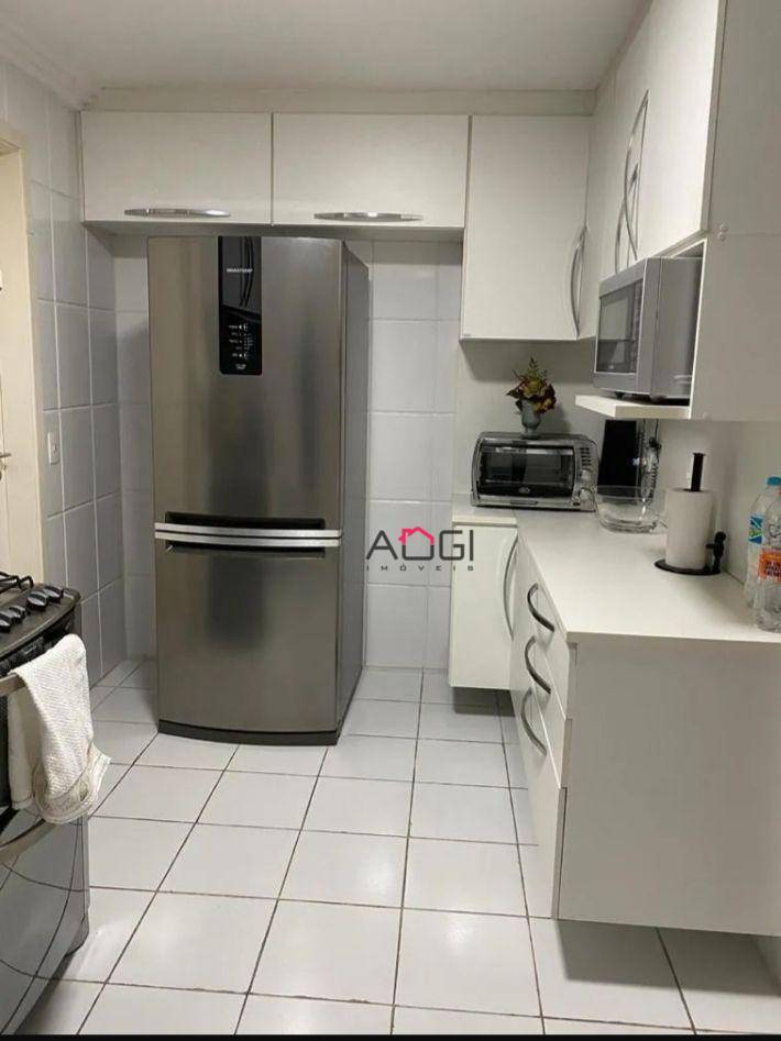 Apartamento à venda com 3 quartos, 206m² - Foto 13