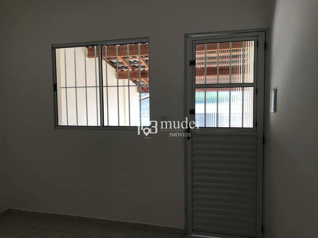 Casa à venda com 2 quartos, 54m² - Foto 11