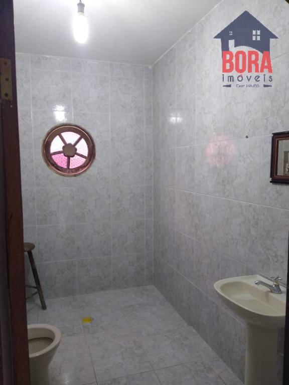 Casa à venda com 3 quartos, 200m² - Foto 4