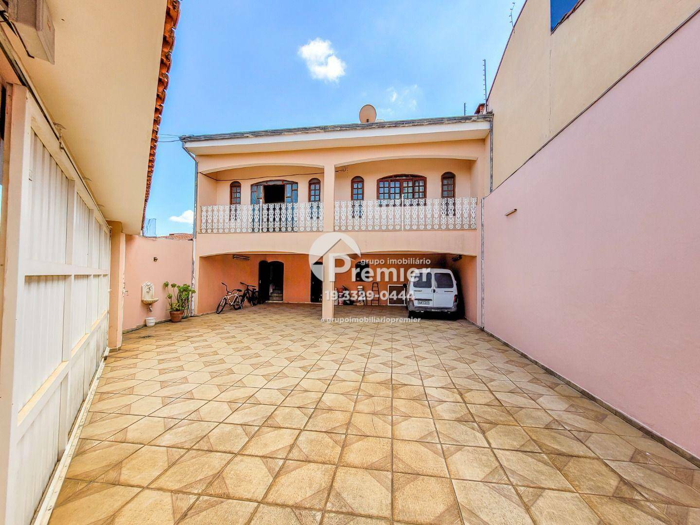 Casa à venda e aluguel com 3 quartos, 293m² - Foto 1