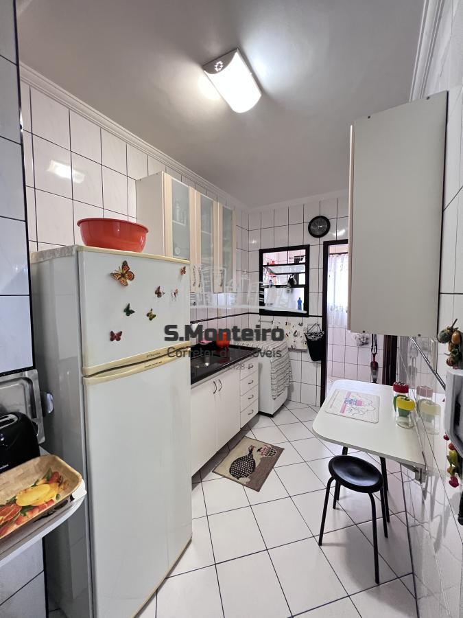 Apartamento à venda com 2 quartos, 71m² - Foto 11