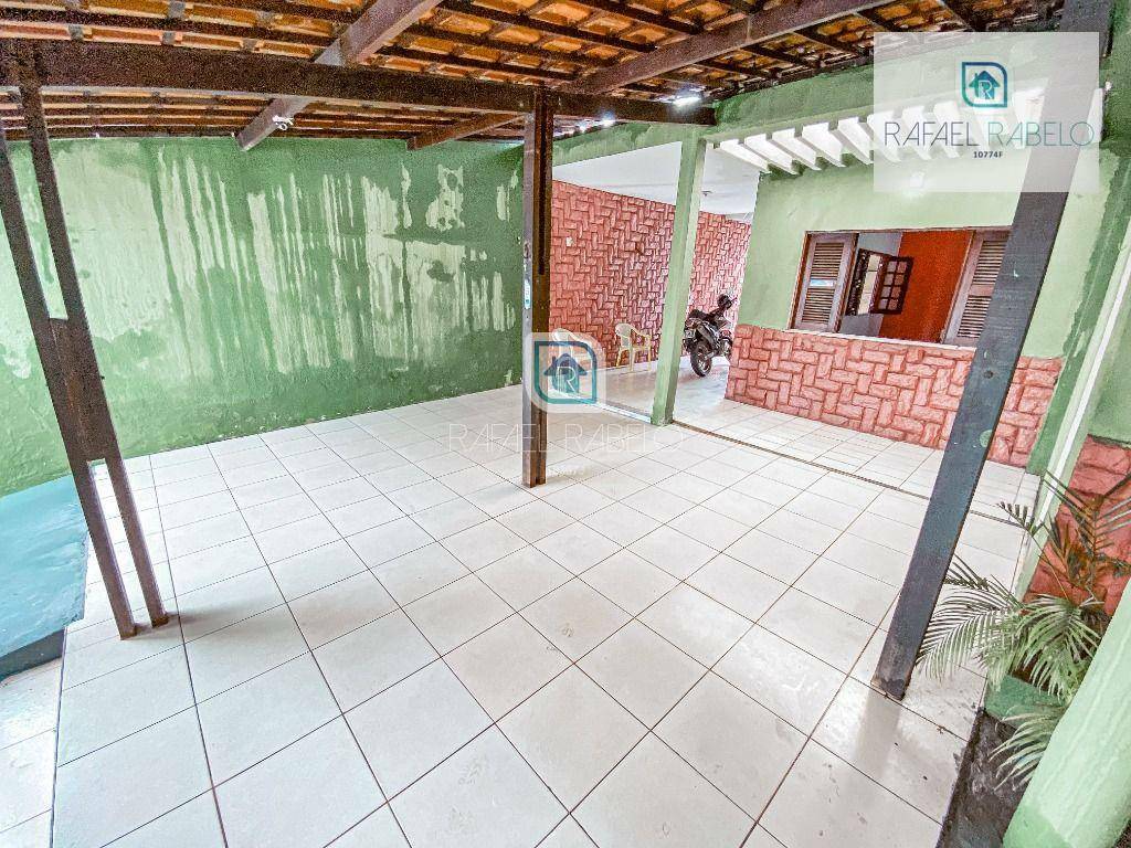 Casa à venda com 3 quartos, 300m² - Foto 2