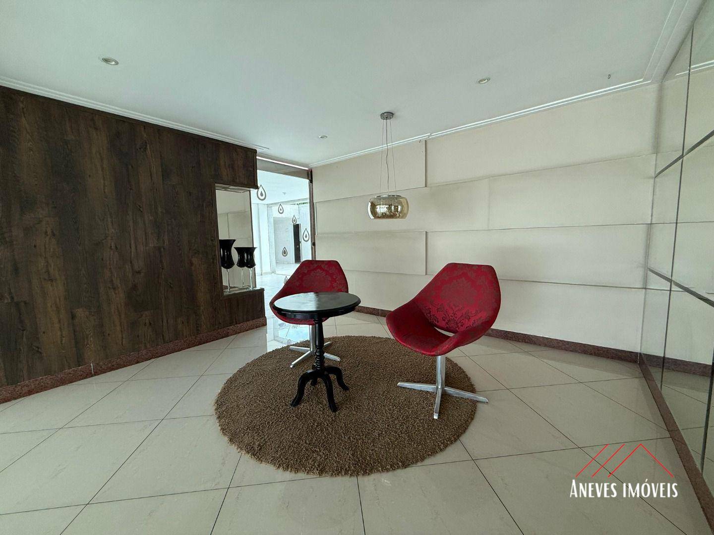Apartamento à venda com 3 quartos, 221m² - Foto 2