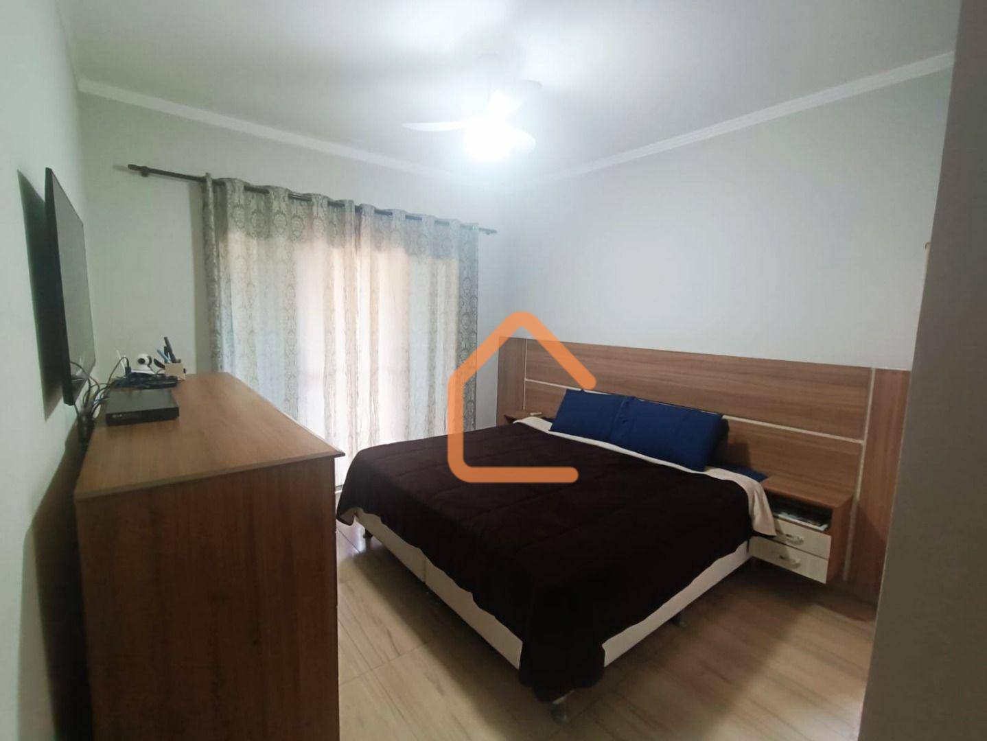 Casa à venda com 3 quartos, 240m² - Foto 3