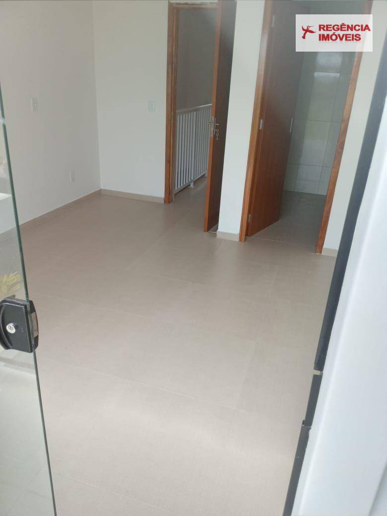 Casa à venda com 2 quartos, 89m² - Foto 2