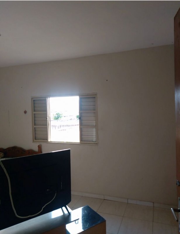 Casa à venda com 2 quartos, 250m² - Foto 2