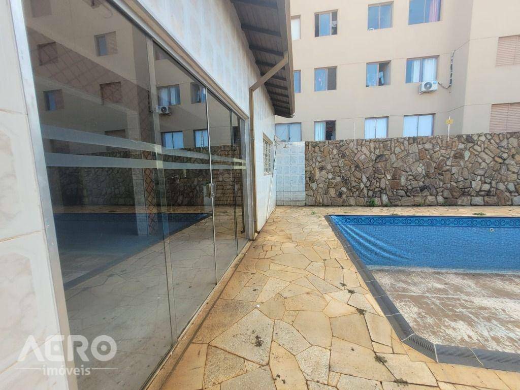 Casa à venda com 3 quartos, 500m² - Foto 13