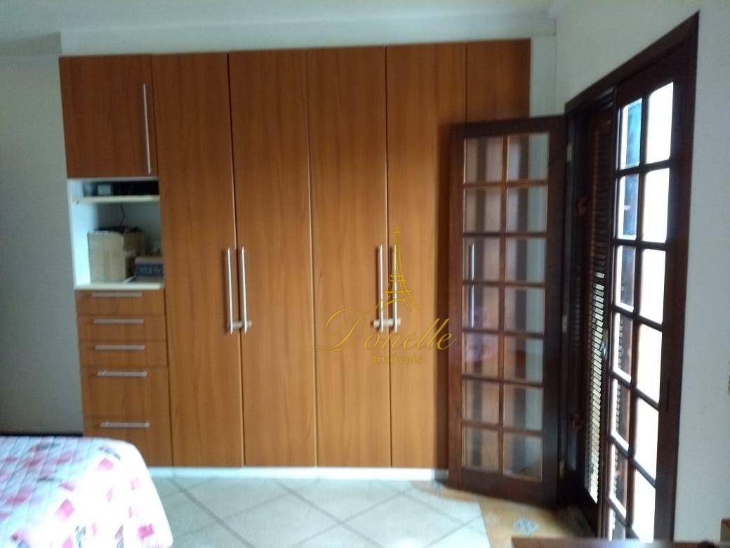 Casa à venda com 3 quartos, 200m² - Foto 12