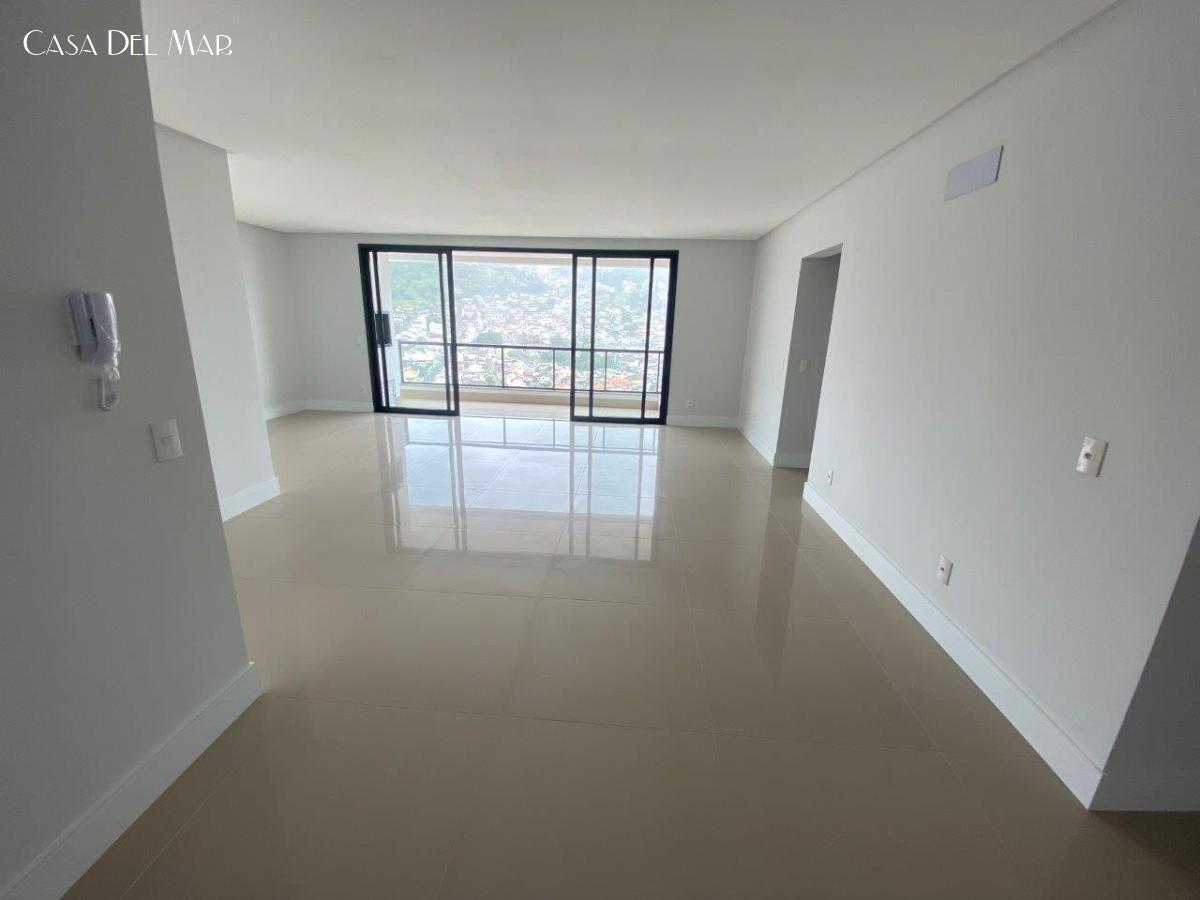 Apartamento à venda com 3 quartos, 123m² - Foto 19