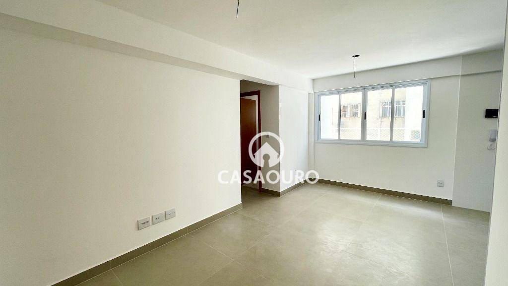 Apartamento à venda com 2 quartos, 62m² - Foto 2